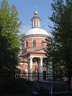 Храм Троицы Живоначальной в Вишняках, вид с юга, фото 2007